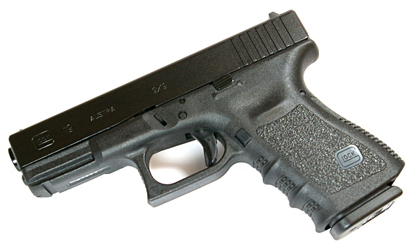 Glock 19 9mm - BLACK - Trijicon Night Sights - 3 Magazines